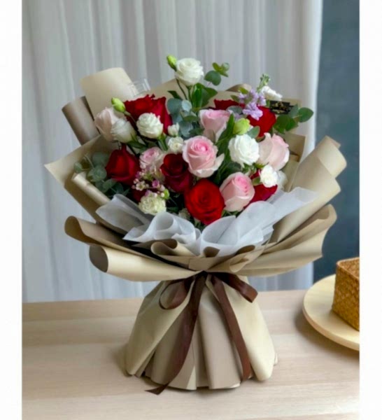 Karışık Gül Çiçek Buketi!