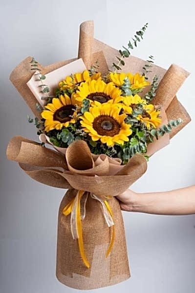 - Ayçiçeği Buketi -